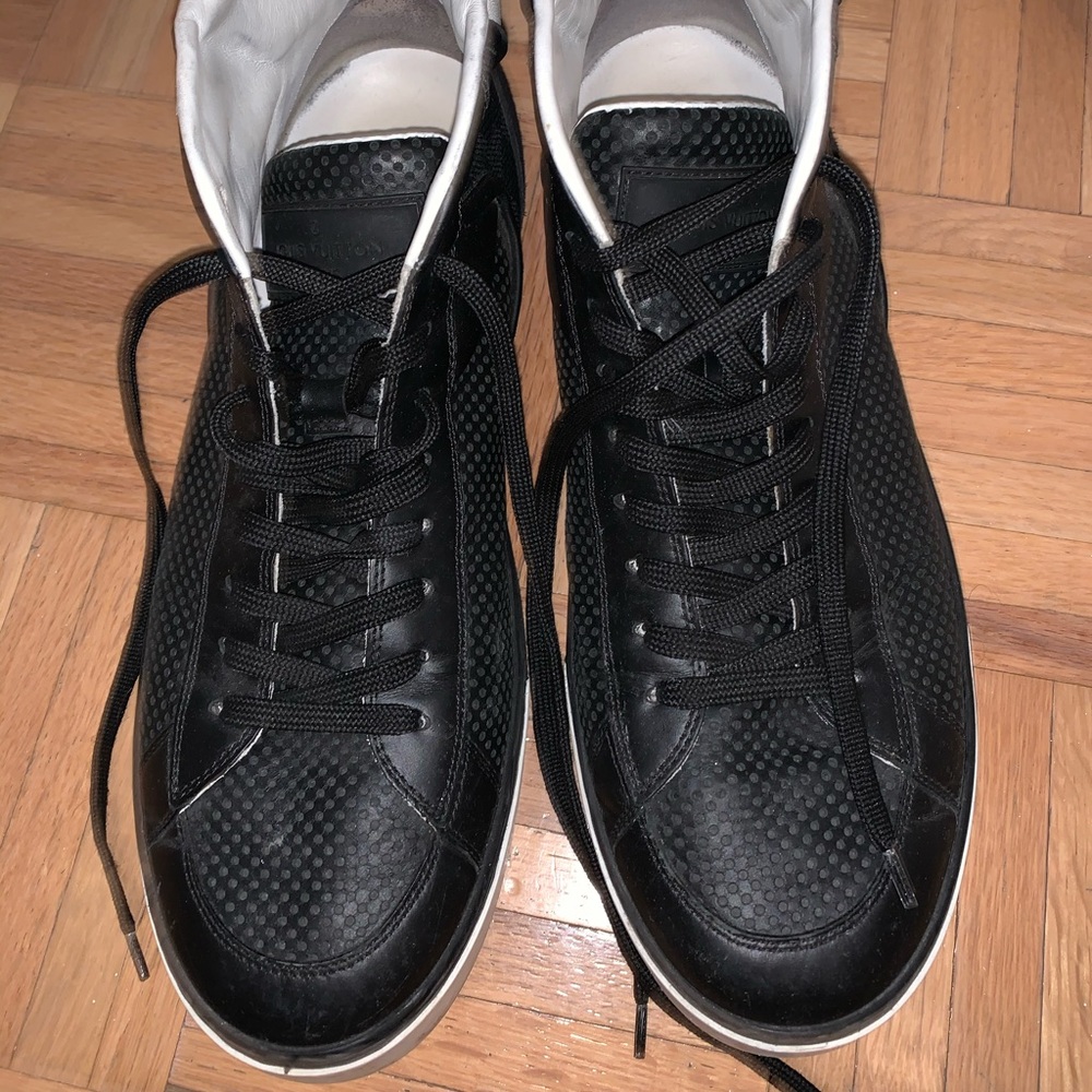 Louis Vuitton Men sneakers